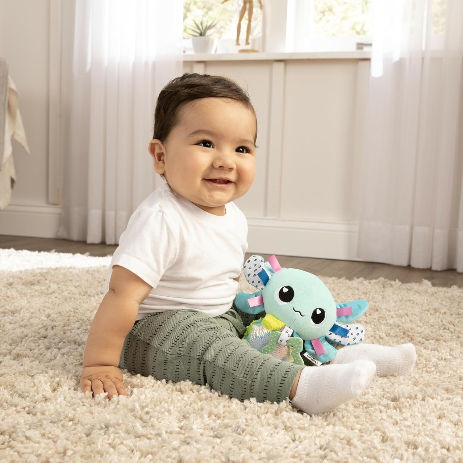 LAMAZE Alise Axolotl - Giocattolo per Passeggino Clip & Go - Giocattoli sensoriali per Bambini - Giocattoli per l'apprendimento precoce da 0 a 6 Mesi - Sapientemente Progettati per i Neonati - Regali per Baby Shower Bebe Naty Shop Toys