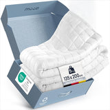 Coperta terapeutica da 7 kg I 135X200Cm I Per un sonno ristoratore I Coperta ponderata di alta qualità in cotone traspirante I Antistress e terapeutica - Inclusa scatola di imballaggio con maniglia per il trasporto Letti e coperte Besuche den müüd-Store 135 X 200 Cm 5 chilogrammi