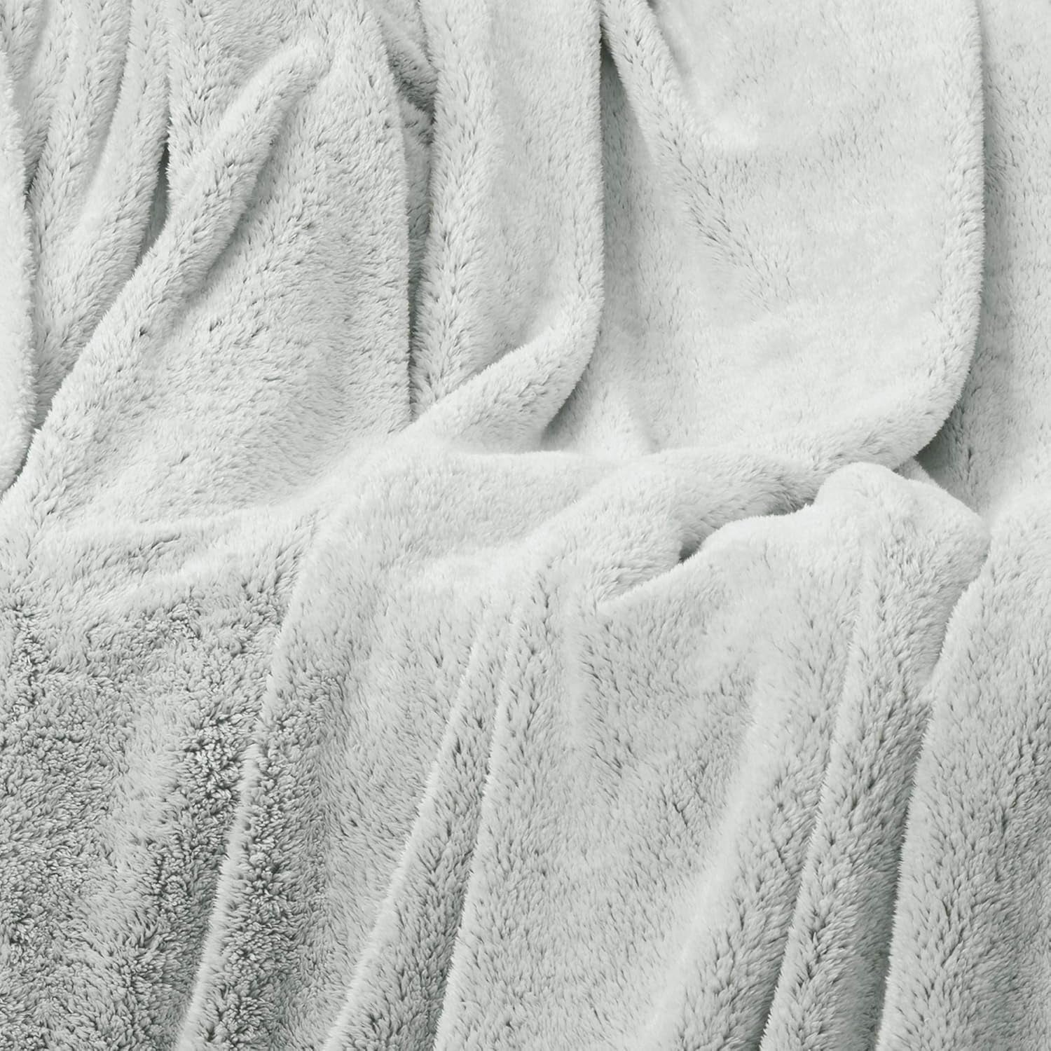 Aqua-Textil Soffice coperta coccolosa 150 X 200 cm Grigio Bianco Melange Coperta TV in peluche Copriletto Sherpa Fleece Oeko-Tex Ottawa Letti e coperte Besuche den aqua-textil-Store