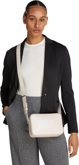 Borsa a tracolla Calvin Klein Camera Bag con logo in rilievo con chiusura a cerniera Borse da donna Naty Shop