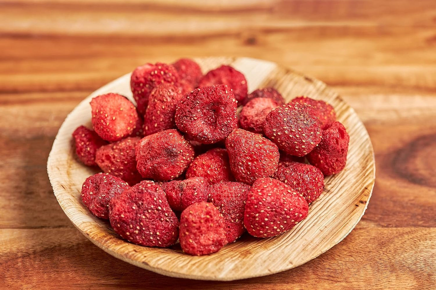 Fragole intere liofilizzate 100g - Frutta liofilizzata - Frutta secca liofilizzata - Fragole secche - Perfette per cuocere al forno, decorare torte, snack, muesli e dessert Prodotti disidratati Naty Shop