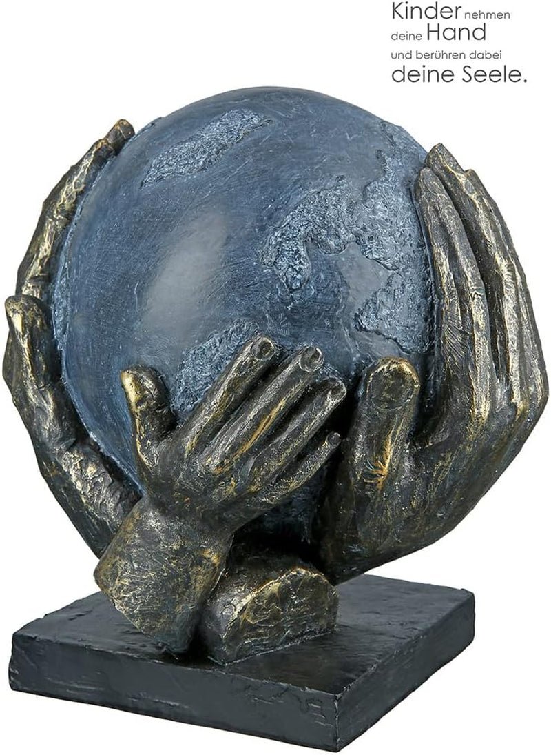 Casablanca design moderno GILDE Deco Scultura Figura Salva il mondo - Globo nelle mani - Altezza 19 cm Statue e sculture Naty Shop
