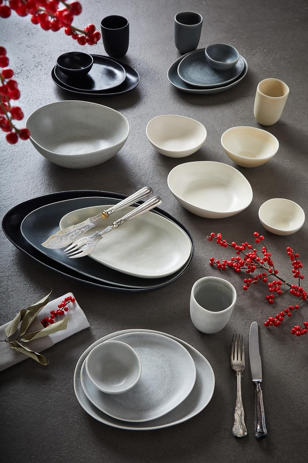 CreaTable, 22139, Serie PIETRA, Set di Stoviglie da 4 Pezzi per 4, Set di Piatti in Porcellana, Lavabile in Lavastoviglie e Utilizzabile nel Microonde, Prodotto in Europa