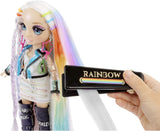 Rainbow High Hair Studio - Esclusivo set da gioco per bambola Amaya Raine con capelli lunghi per lo styling - Include gesso per capelli lavabile, spazzola per capelli e accessori - Regalo per bambini dai 6 anni in su