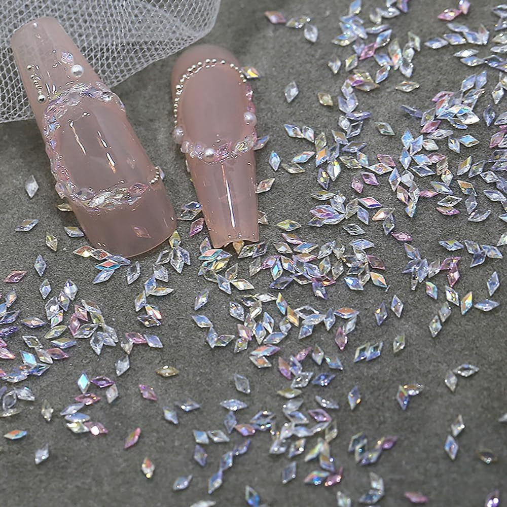 50 pz Piccoli Zirconi Rombo Glitter Pietre per Unghie Portachiavi Colori misti Strass scintillanti Ciondoli per unghie Mini Rombo Cristalli per unghie Unghie con diamanti Strass Ciondoli per unghie Accessori per unghie Nail Art