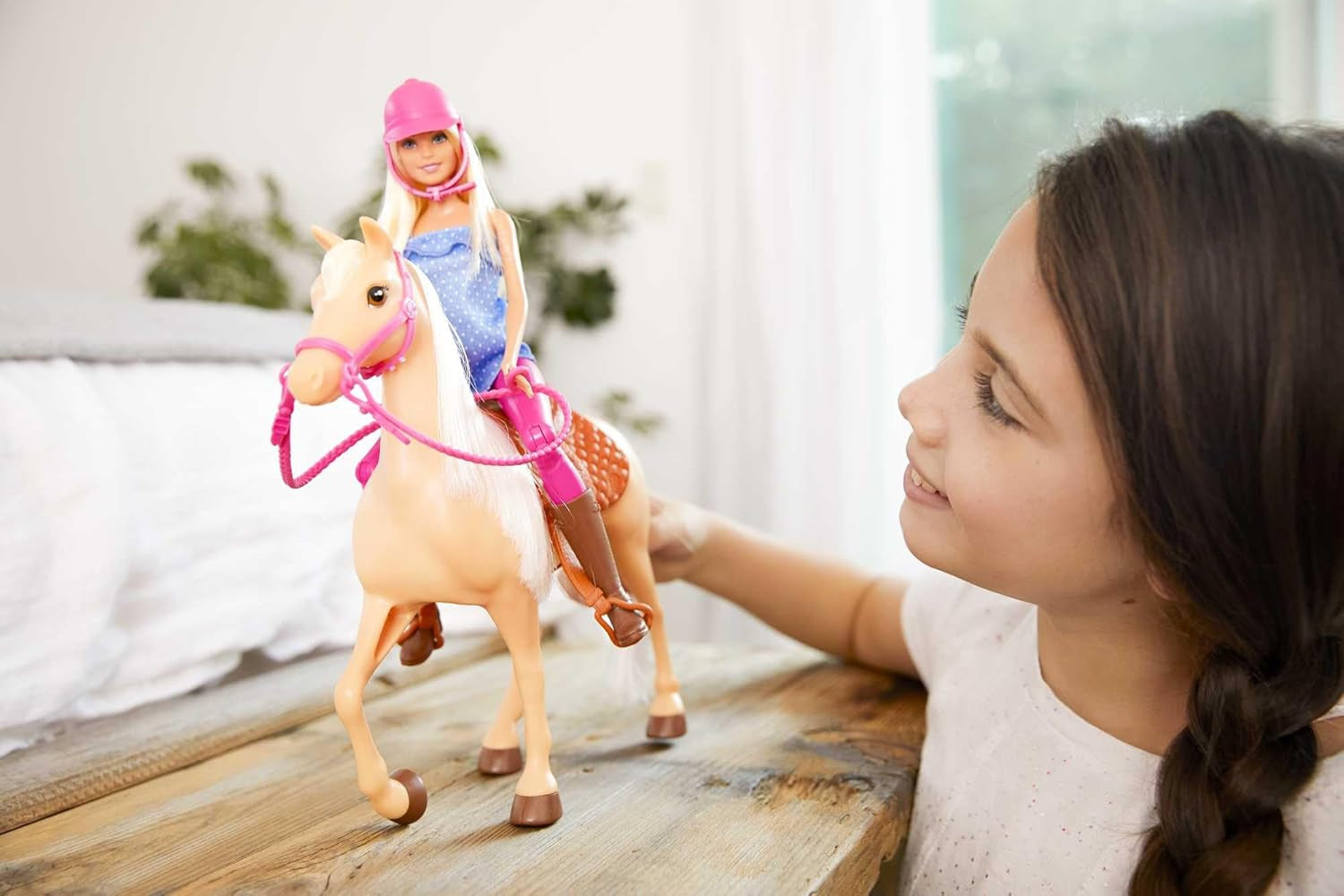 Bambola Barbie e cavallo giocattolo, accessori per l'equitazione, include 1 bambola e 1 cavallo, adatto come regalo per bambini dai 3 anni in su, FXH13