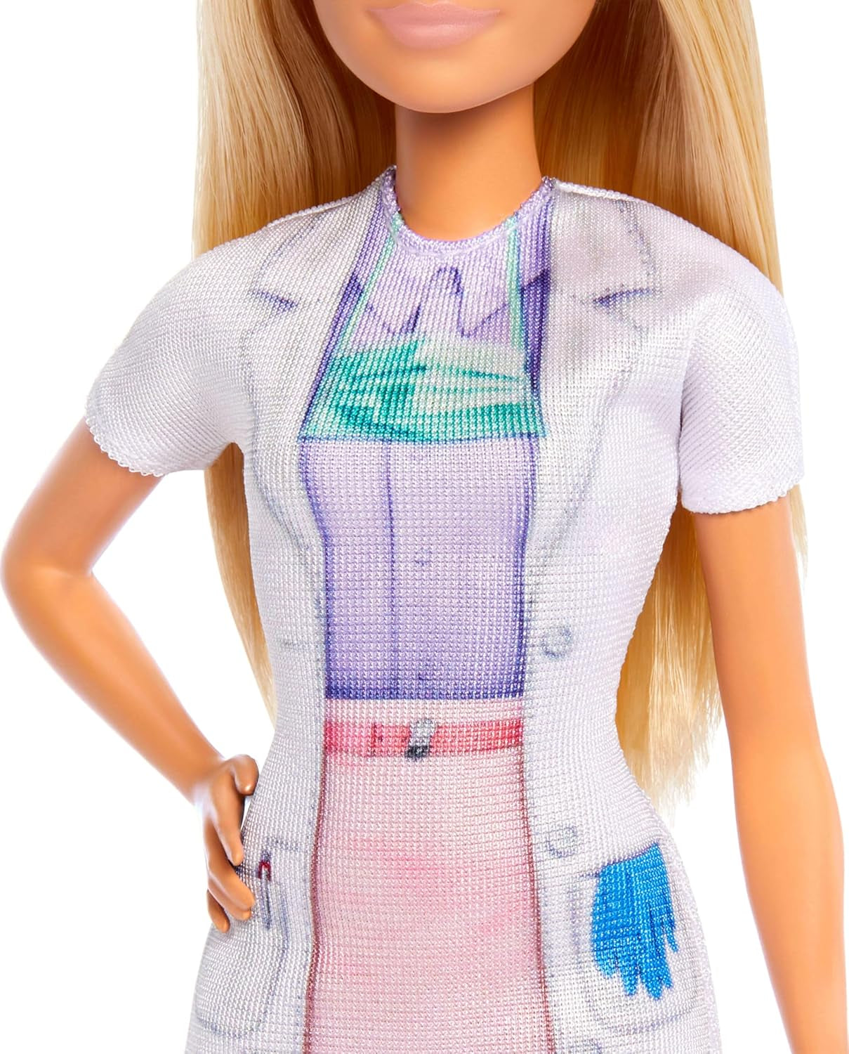 Barbie Dentista, Bambola alla moda con capelli biondi, vestito blu e camice da laboratorio, 1 bambola per bambini, accessori per esami e accessori assortiti, JCR74