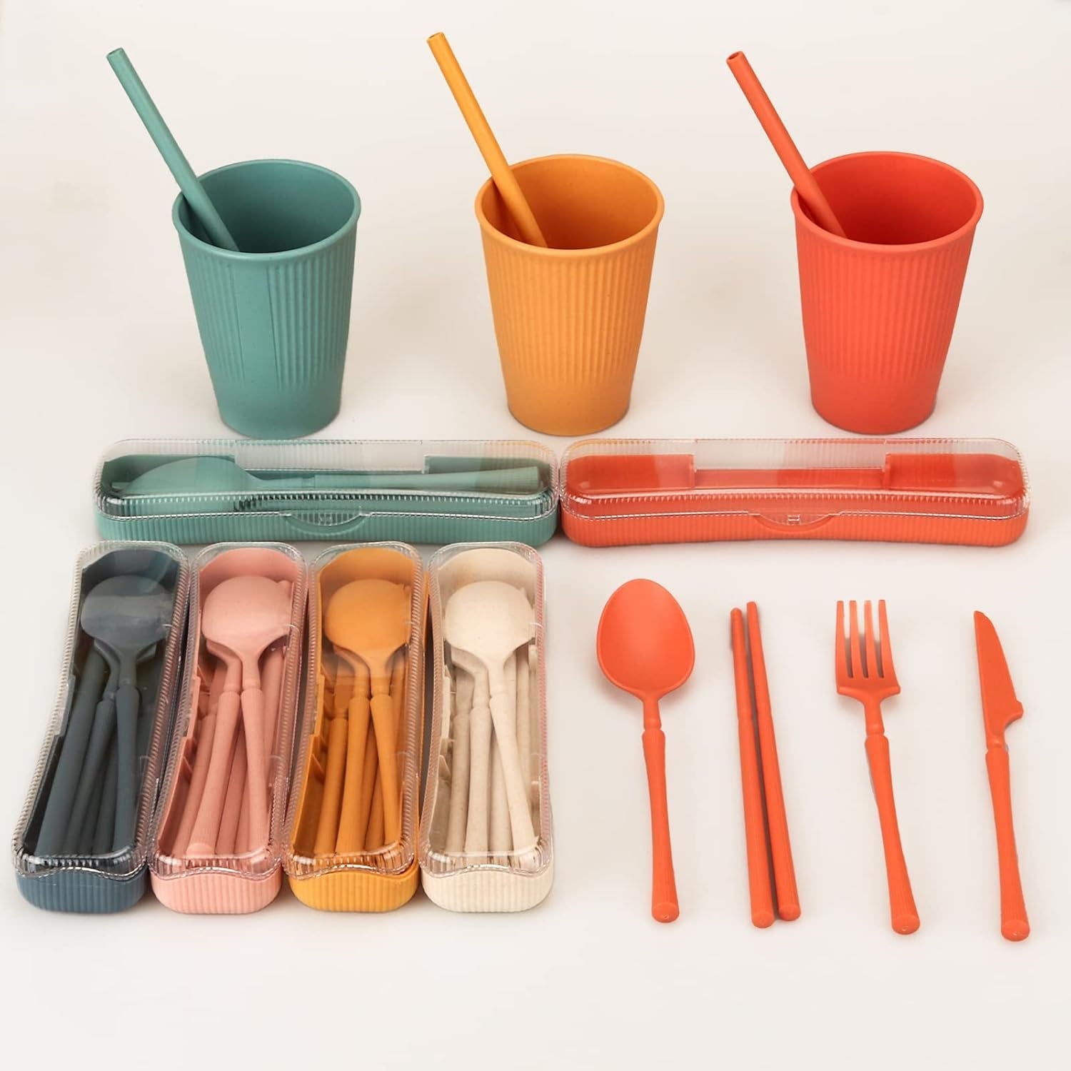 Set di posate indistruttibili per 6 persone Set di posate da campeggio 66 pezzi Set di posate da picnic in plastica Leggero colorato BBQ Piatti da portata in plastica Ciotole Set di posate