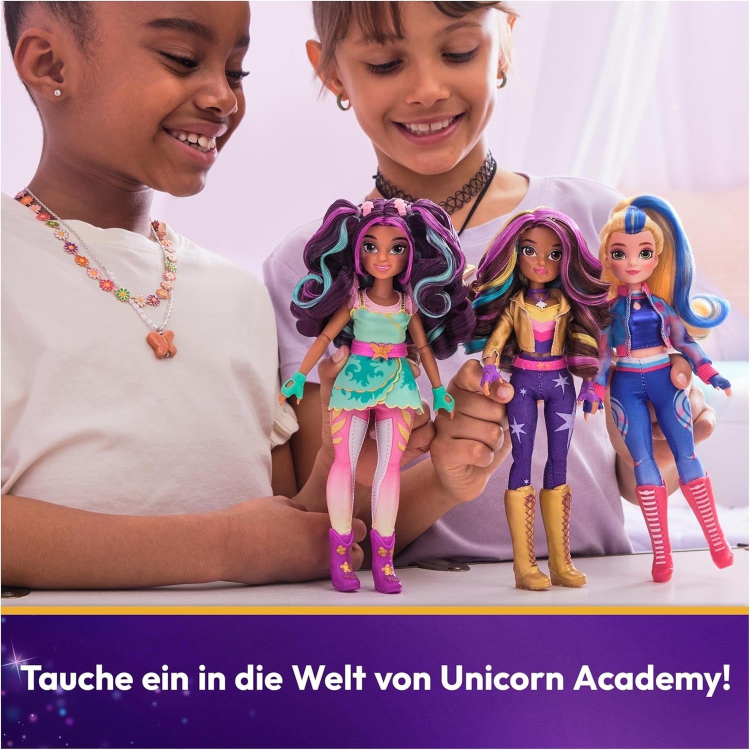 Unicorn Academy Ankleidepuppe Ava - die Originalpuppe zur beliebten Netflix-Serie, 24 cm groß und mit 7 Accessires für fantasyvolles Rolenspiel, für Kinder ab 4 Jahren