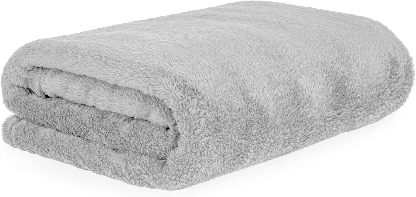 HOMLA Soffice e calda coperta in pile rosso - per divano e letto Comoda coperta Coperta per divano Coperta per soggiorno - di facile manutenzione 150 X 200 cm Rosa Letti e coperte Besuche den HOMLA-Store Grigio chiaro Poliestere rosso 150X200 cm