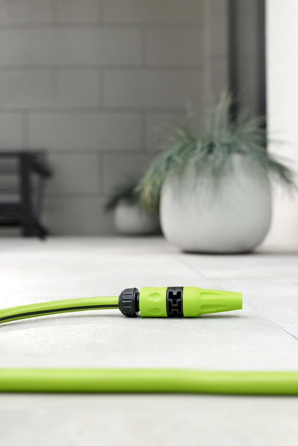 Tubo da giardino Cellfast QUATTRO Tubo flessibile da giardino durevole e leggero a 4 strati resistente ai raggi UV con treccia incrociata 20 Bar 3/4" 15 m 10-074