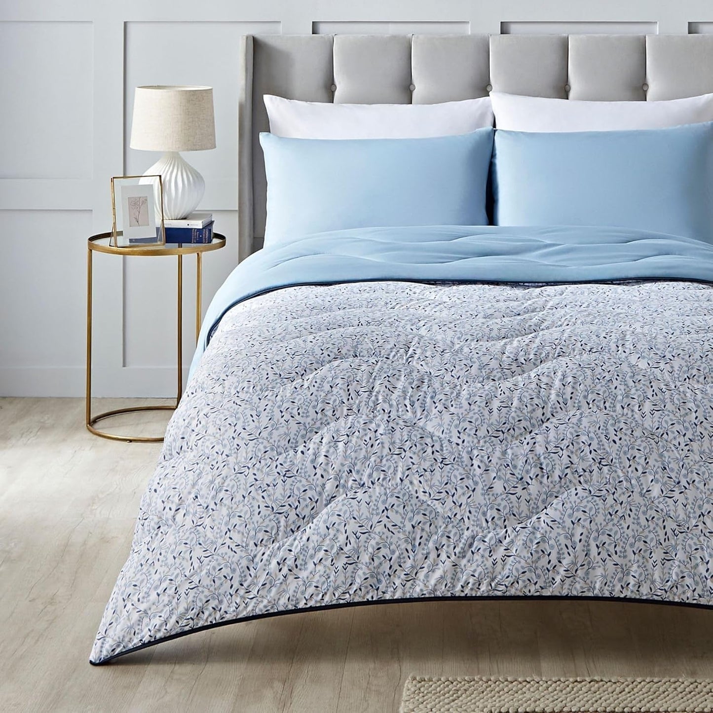 Piumino senza copripiumino Night Lark Super King 6 Tog Primavera Estate - Onde astratte. Coperta super morbida, comoda e leggera. Lavabile in lavatrice e ad asciugatura rapida, set di federe reversibili tutto in uno. Piumini e trapunte Naty Shop Blue Garden Letto singolo