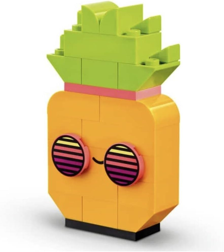 LEGO 11027 Classic Neon Creative Building Set, Brick Box Set, Giocattolo da costruzione con modelli: macchina, ananas, alieno, pattini a rotelle, personaggi e altro, per bambini dai 5 anni in su Set da costruzione Besuche den LEGO-Store