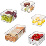 iDesign Scatole portaoggetti, Organizer per frigorifero con coperchio, set da 5, Scatole portaoggetti in plastica riciclata per organizzare i materiali di consumo, Trasparente e bianco Naty Shop Scatole portaoggetti trasparenti, Bianco, set da 5