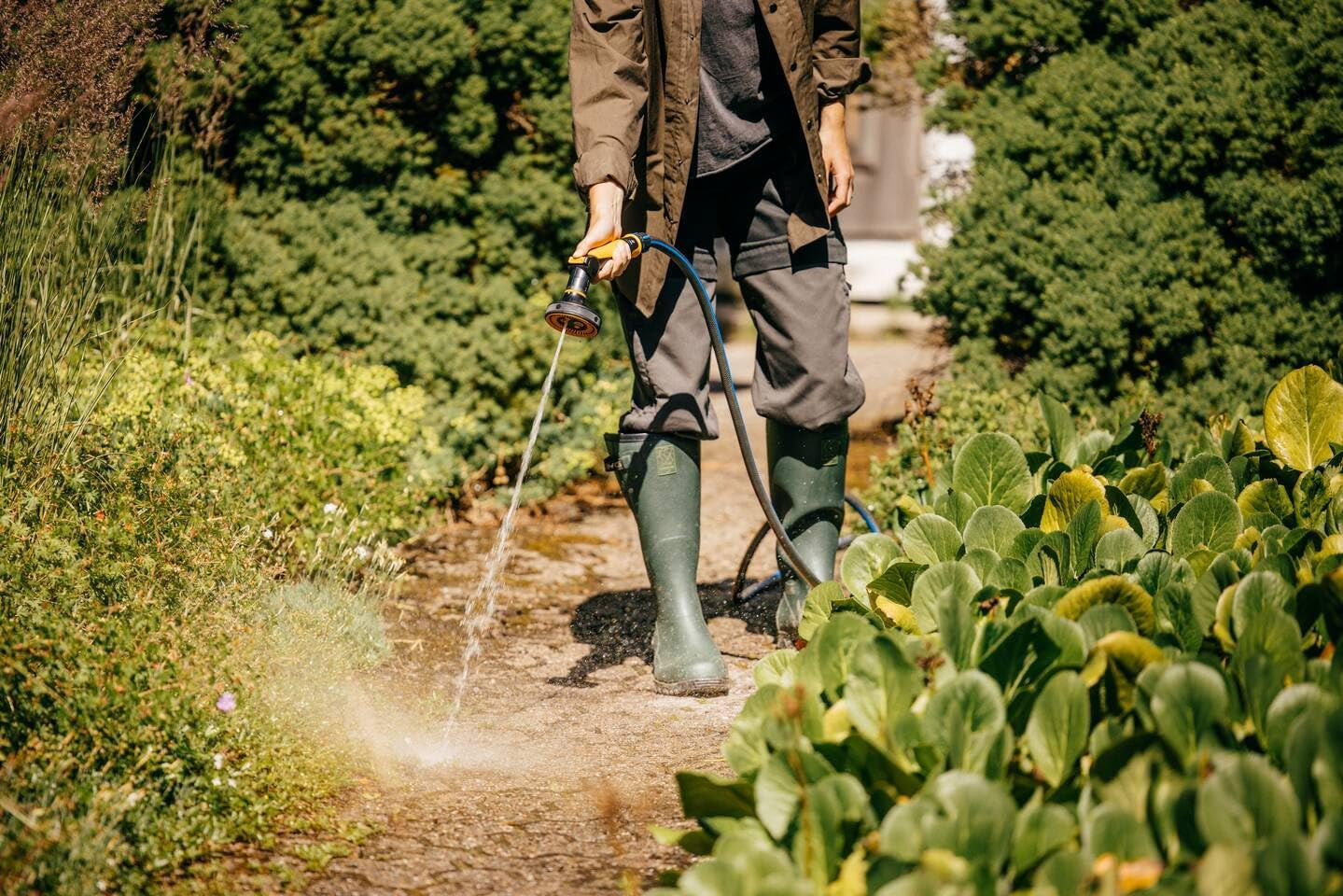 Fiskars S Tubo da giardino, Serie X, Tubo dell'acqua per irrigazione manuale, 13 mm (1/2"), Lunghezza: 15 m, Collegamento universale, Protezione UV, Protezione antigelo, Resistente alla torsione, Blu, 1076044