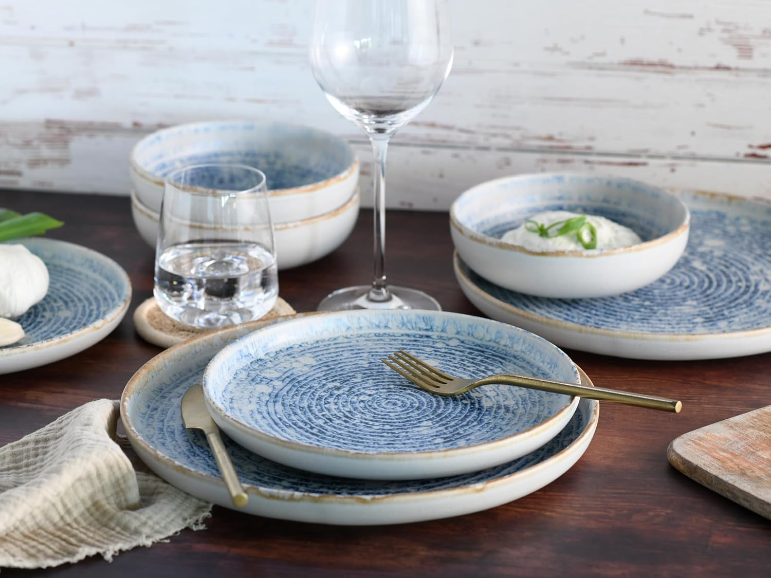 CreaTable, 21652, serie Uno Mykonos, set di stoviglie da 12 pezzi, set di piatti in porcellana, lavabile in lavastoviglie e adatto al microonde, prodotto in Portogallo