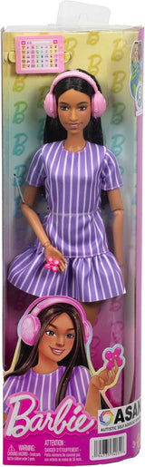 Bambola Barbie Fashionistas n. 245, bambola autistica con vestito a righe viola e accessori come fidget spinner, tablet e cuffie, JJN58