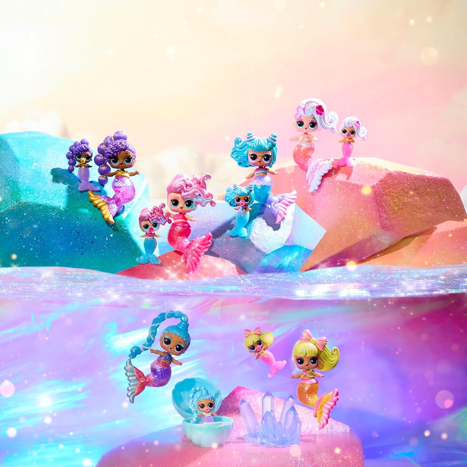 LOL Sorpresa! Sirene Makeover Magic Tots - Vero lucidalabbra per te e la tua bambola per realizzare, mescolare e creare trucchi, Divertente gioco con l'acqua, 6 bambole da collezionare - Dai 4 anni in su