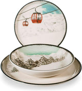 Winter Escape Set di stoviglie natalizie in gres da 12 pezzi - Design nordico da sciatore invernale - Lavabile in lavastoviglie e adatto al microonde