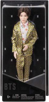 Mattel GKC92 - Figura d'azione BTS Idol Suga, giocattolo da collezione K-Pop Merch, multicolore
