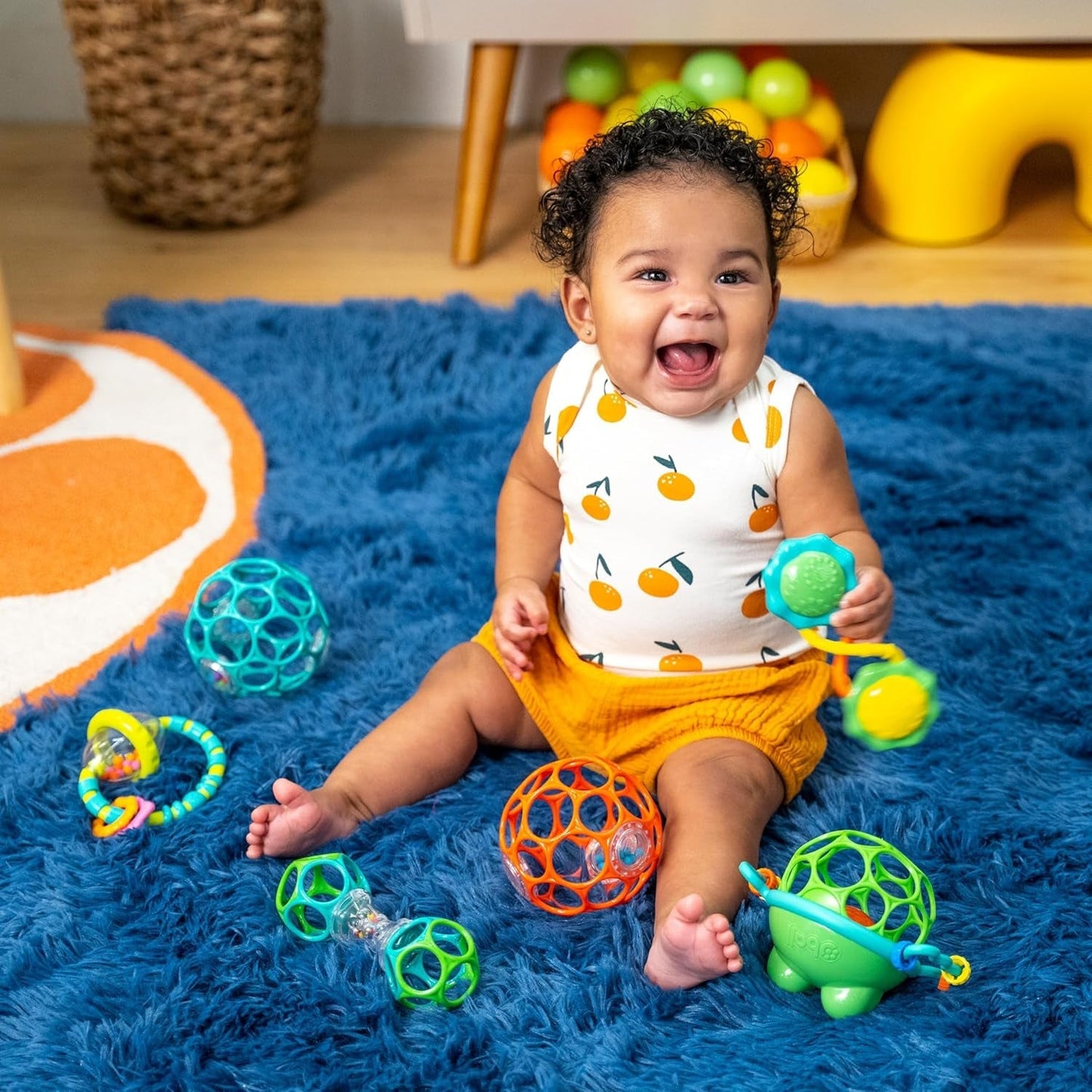 Bright Starts Little Shakers Set regalo da 6 pezzi - Sonagli e dentini per bambini Senza BPA Facile da catturare Unisex Neonato+