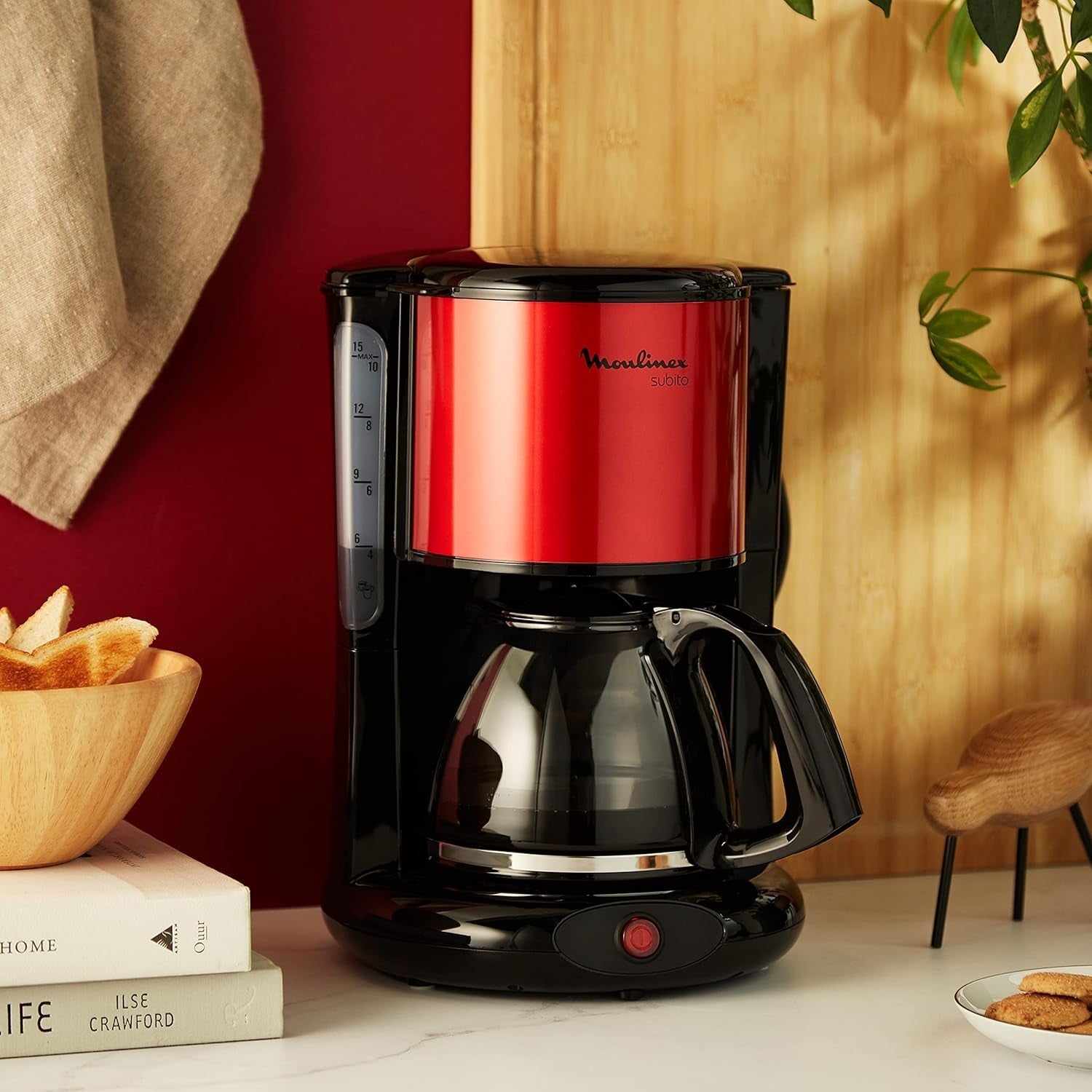 Macchina per caffè espresso Subito con filtro, caraffa in vetro, 10-15 tazze, capacità 1,25 l, funzione di spegnimento automatico, filtro rimovibile, indicatore del livello dell'acqua, acciaio inossidabile, rosso/nero, FG360D