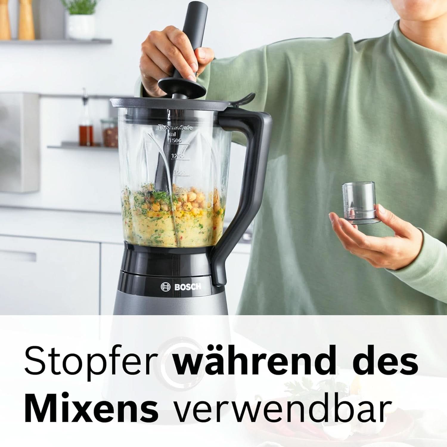 Robot da cucina Bosch Vitapower Serie 4 MMB6177S, Edelstahl-Klingen Made in Germany, bicchiere in vetro Thermosafe da 1,5 l, fiaschetta To-Go da 0,6 l, stopfer, zerkleinerer universale, 30.000 giri/min, 1200 W, Argento Kitchen Naty Shop