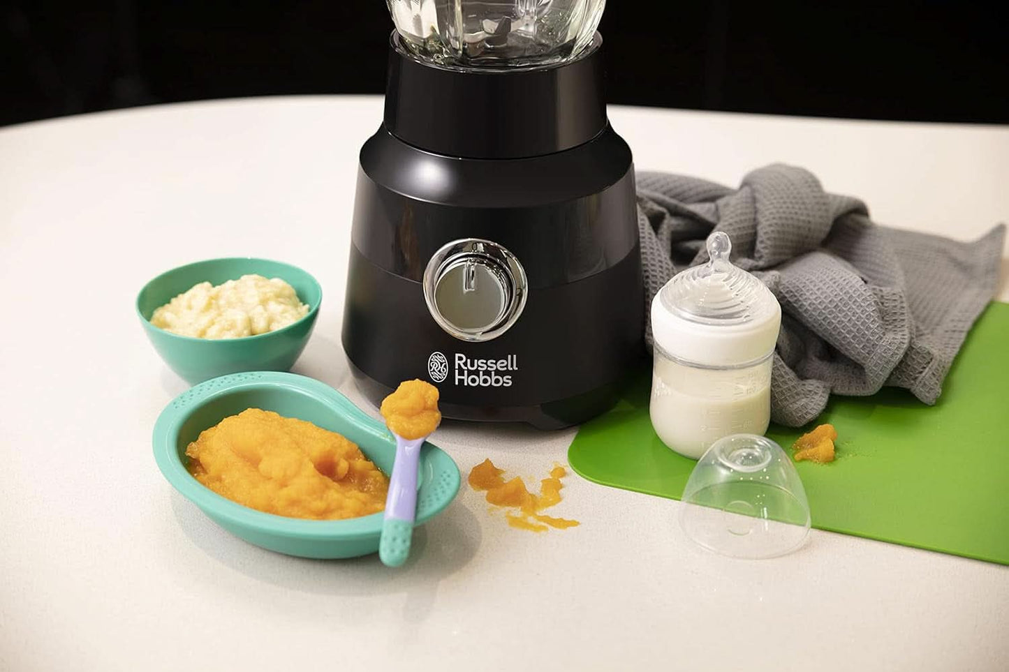 Russell Hobbs Robot da cucina [1.5L Glasbehälter] Matt Schwarz (Starker 0.9PS Motor, Impuls-/Ice-Crush-Funktion, Edelstahlmesser, Bpa-Frei Mixer, Elektrischer Zerkleinerer, Smoothie-Maker) 24722-56 Cucina Naty Shop