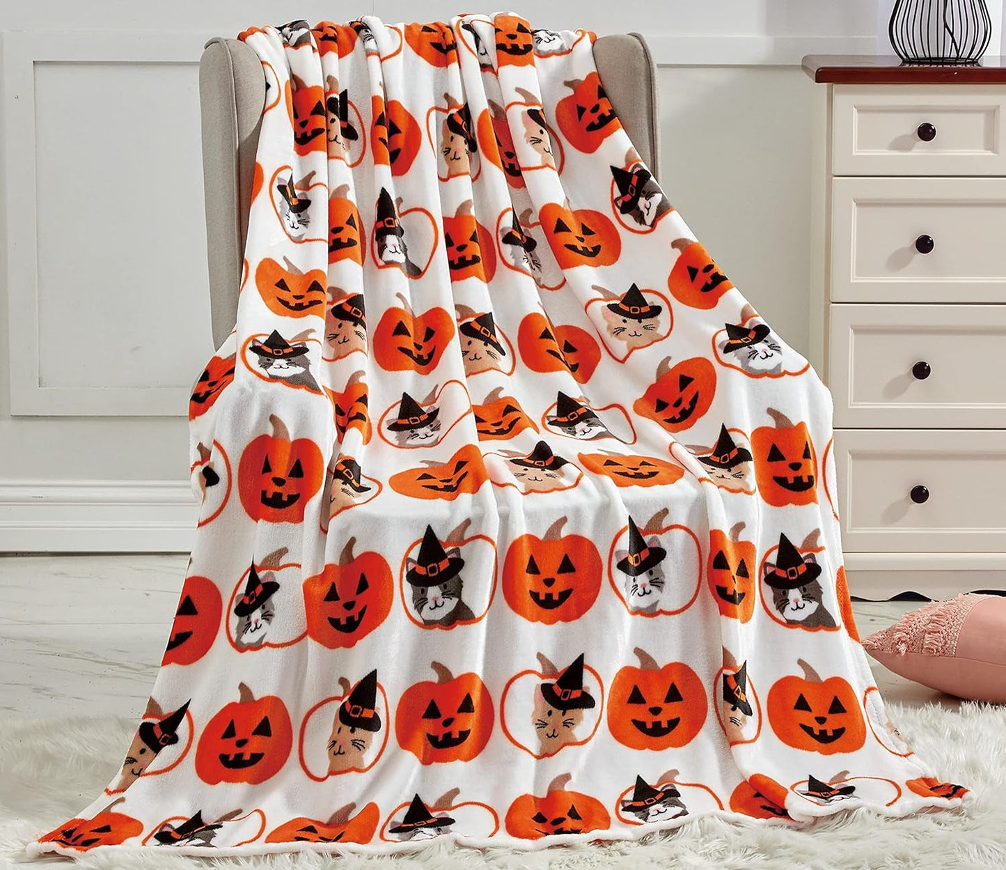 Coperta a tema Halloween leggera, elegante e confortevole, morbida, accogliente e felpata, perfetta per rilassarsi in questa stagione spettrale, 127 x 152,4 cm, letti e coperte con teschio e ossa. Elegante comfort con gatti zucca 50 x 60 cm.