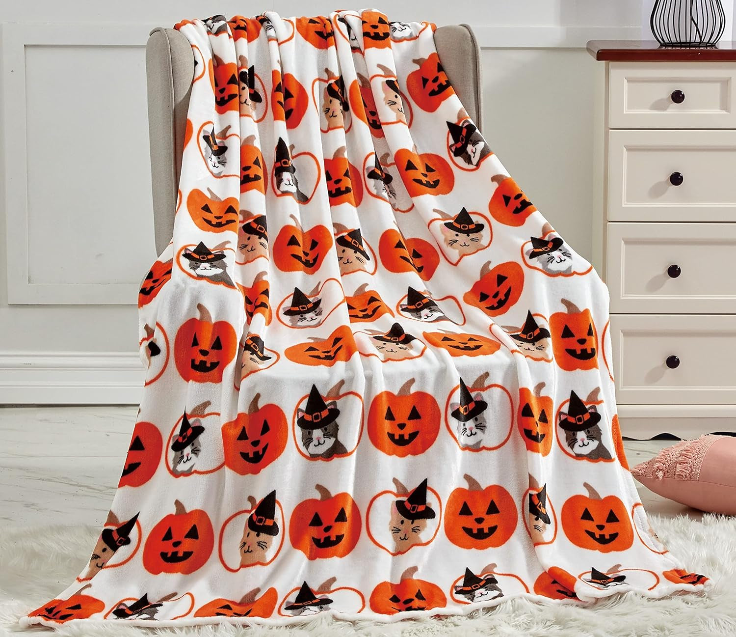 Coperta a tema Halloween leggera, elegante e confortevole, morbida, accogliente e felpata, perfetta per rilassarsi in questa stagione spettrale, 127 x 152,4 cm, letti e coperte con teschio e ossa. Elegante comfort con gatti zucca 50 x 60 cm.