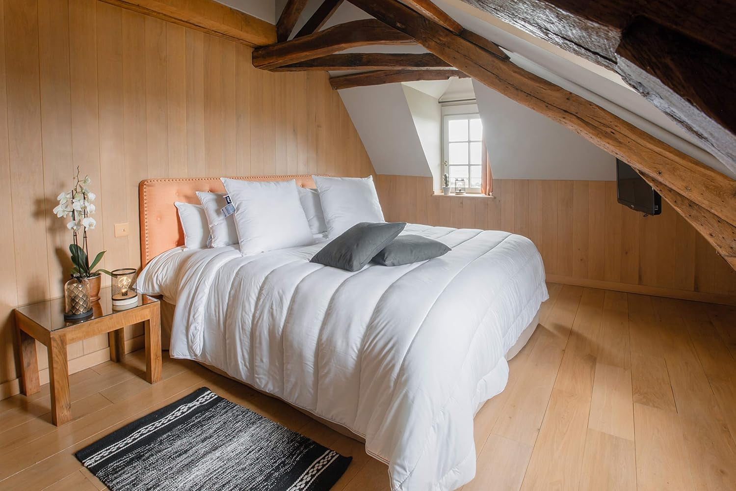 COLAS NORMAND Piumino caldo, lavabile a 95°C, 240 X 220 Cm, resistente, in microfibra, morbido, setoso e confortevole, prodotto in Francia, bianco Trapunte e trapunte Naty Shop