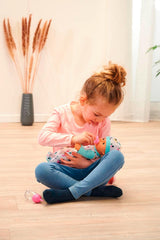 Bambolotto neonato con elefante in vinile da 30 cm, con funzione per bere e abbeverare, biberon e ciuccio, da 2 anni in su