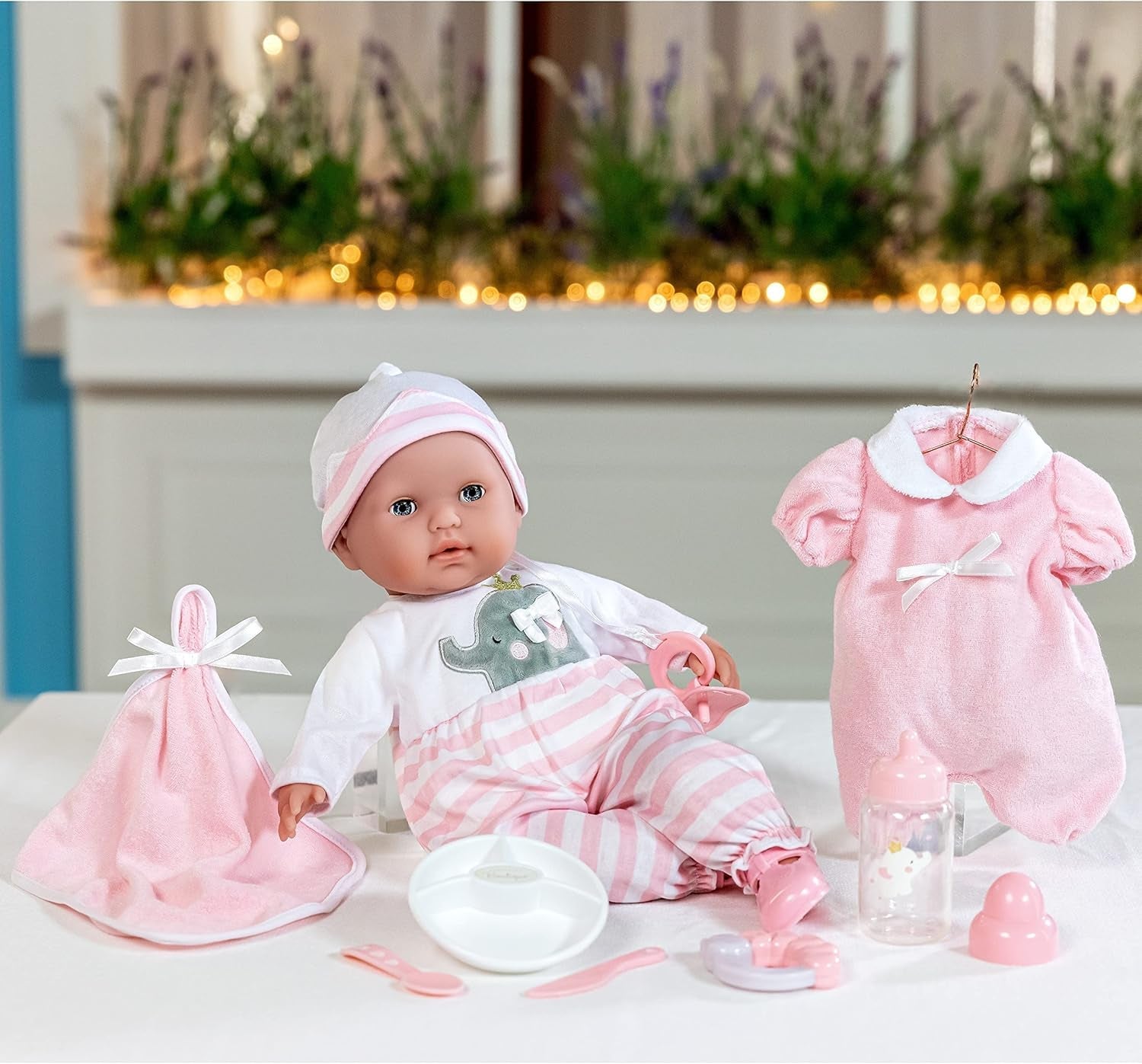 JC Toys - Berenguer Boutique bambola morbida e realistica a bocca aperta/chiusa da 38 cm, set regalo da 10 pezzi, biberon, sonaglio, ciuccio e accessori, rosa, dai 2 anni in su