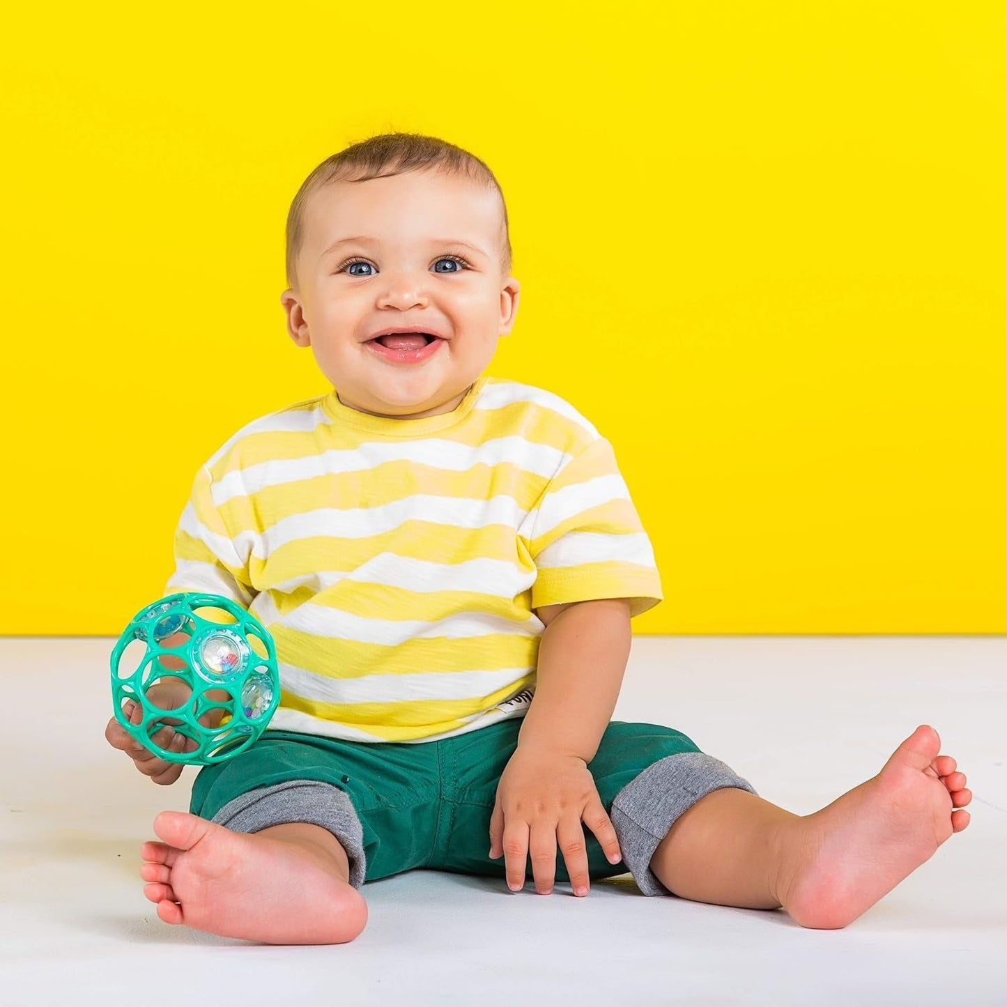 Bright Starts Little Shakers Set regalo da 6 pezzi - Sonagli e dentini per bambini Senza BPA Facile da catturare Unisex Neonato+