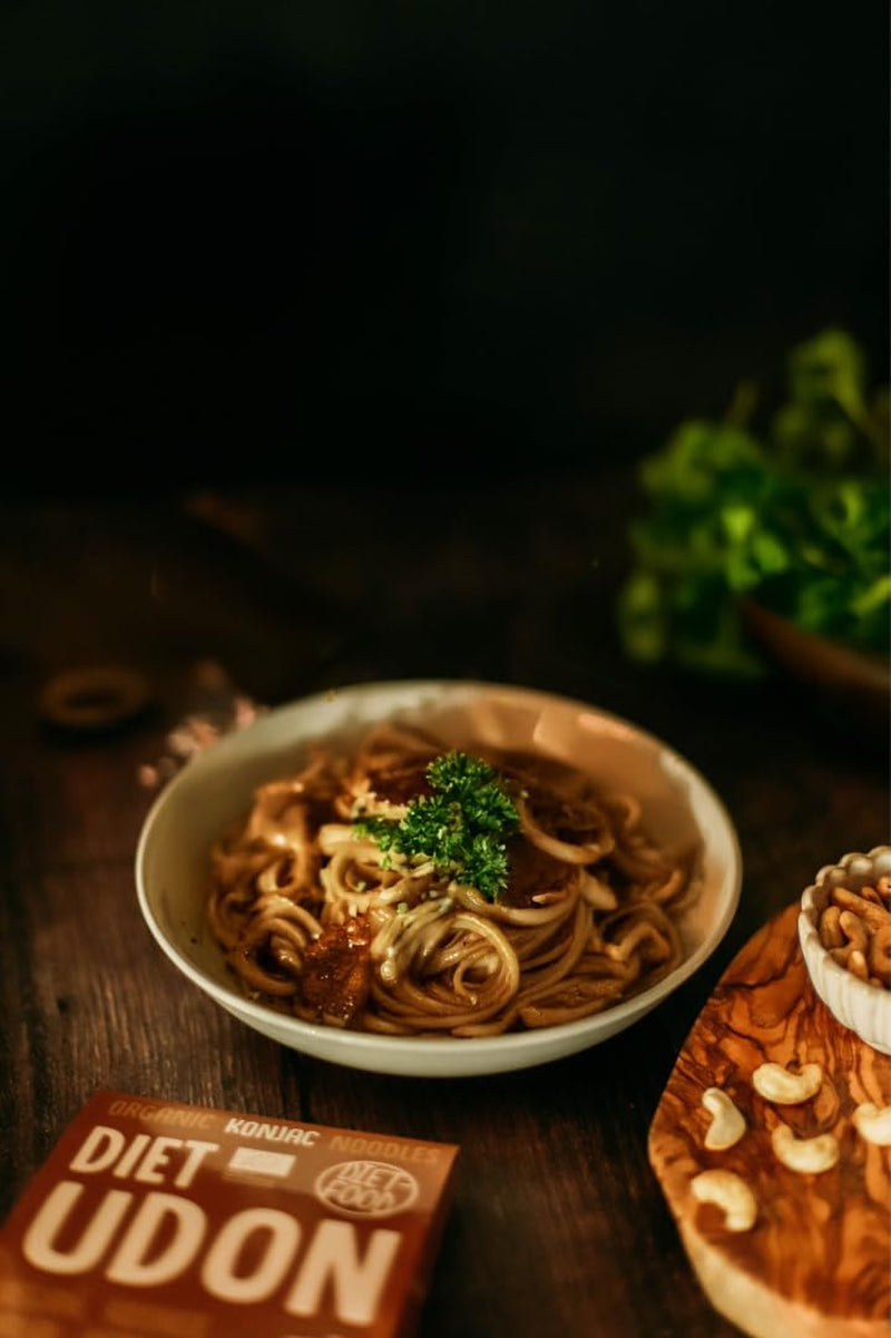 Udon Shirataki Konjac Noodles Bio 385g - A basso contenuto calorico, senza glutine, vegano - a base di radice di konjac, ricco di fibre DIET-FOOD