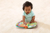 VTech Baby Adventure Play Table - Tavolo da gioco colorato per neonati con 6 campi da gioco ed elementi interattivi e Baby My First Song Book Libro colorato da 6 pagine ed elementi mobili per il gioco Bebe Toys Naty Shop