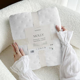ROOM99 Molly Elegante copriletto in bianco 240 x 260 cm Copriletto versatile come copriletto o divano Coperta per letto e divano Stile coperta Ideale come copriletto Letti e coperte Beuche den ROOM99-Store