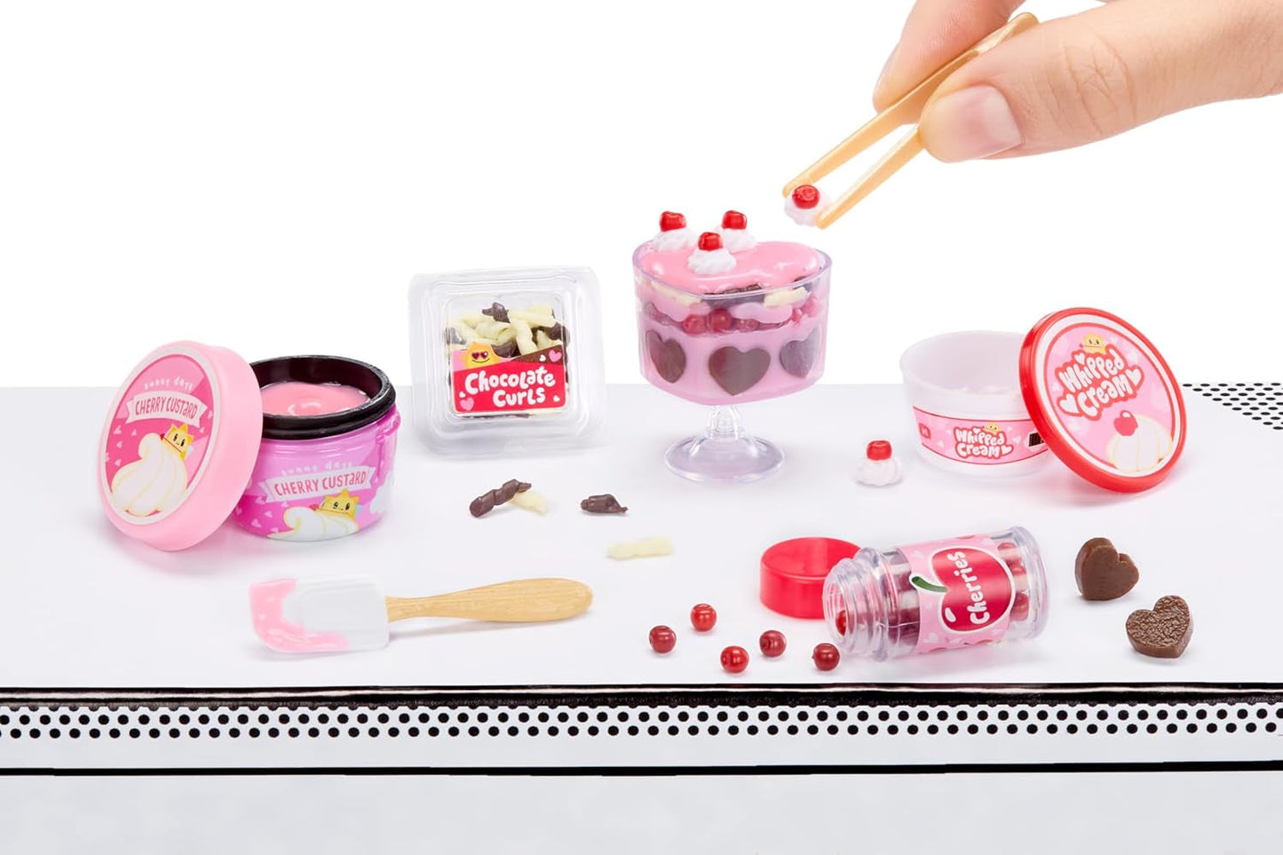 MGA Miniverse - Make It Mini with Love - Mini oggetti da collezione, kit artigianale in resina fai-da-te, serie di San Valentino, repliche di cibo, non commestibili - per collezionisti e bambini dagli 8 anni in su
