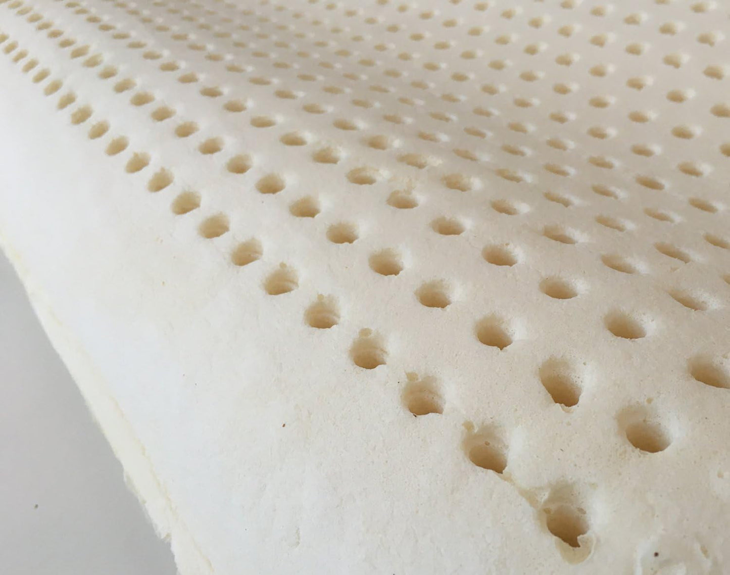 Guanciale in lattice naturale Modello Doppia Onda - Guanciale in lattice traforato Ultra traspirante Recupero naturale e sano - Massimo comfort Ergonomico Antibatterico - 100% Made in Italy Guanciali standard Naty Shop