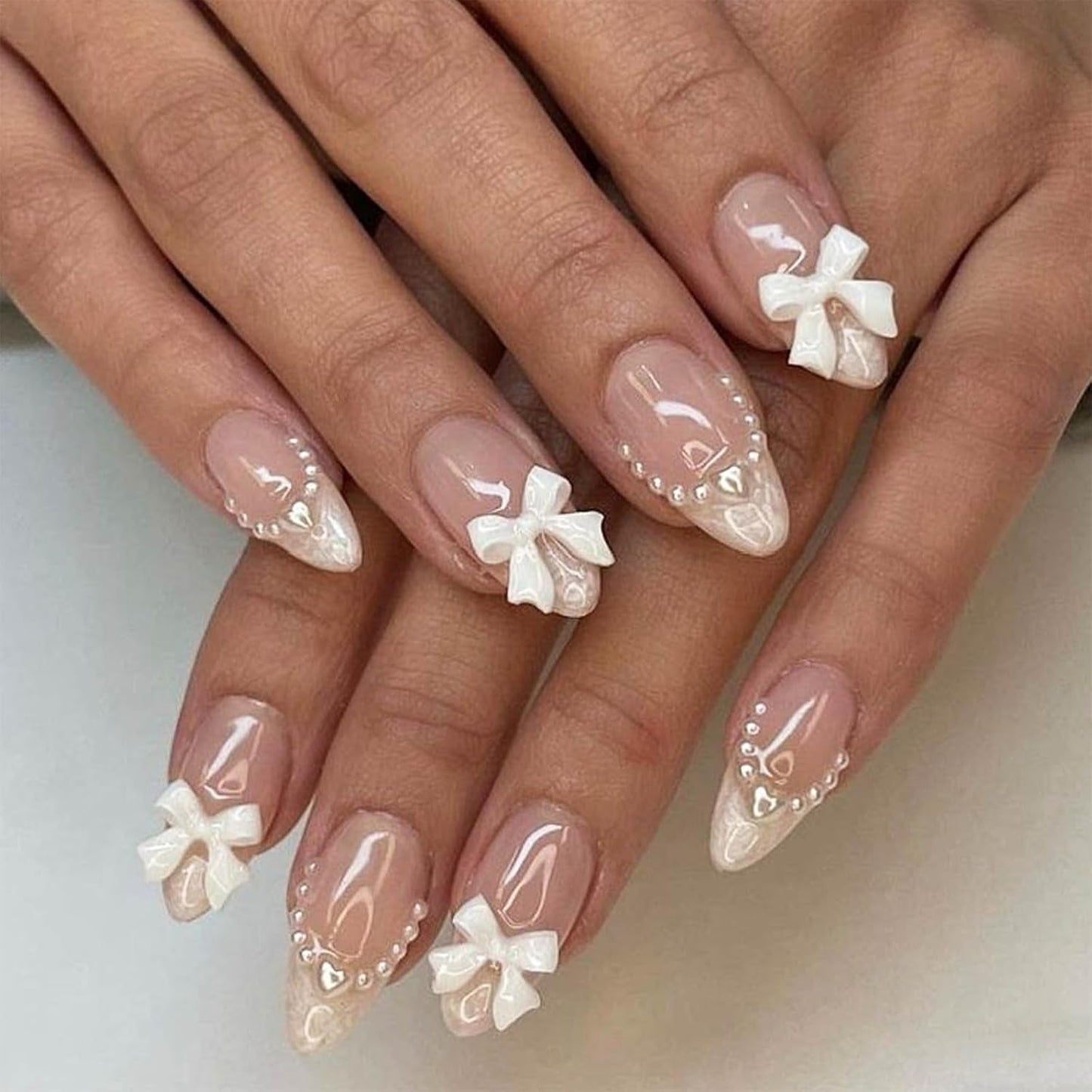 24 pezzi di mandorla bianca stampa su unghie francesi con fiocchi perle unghie finte colla su punte per unghie finte unghie glitterate