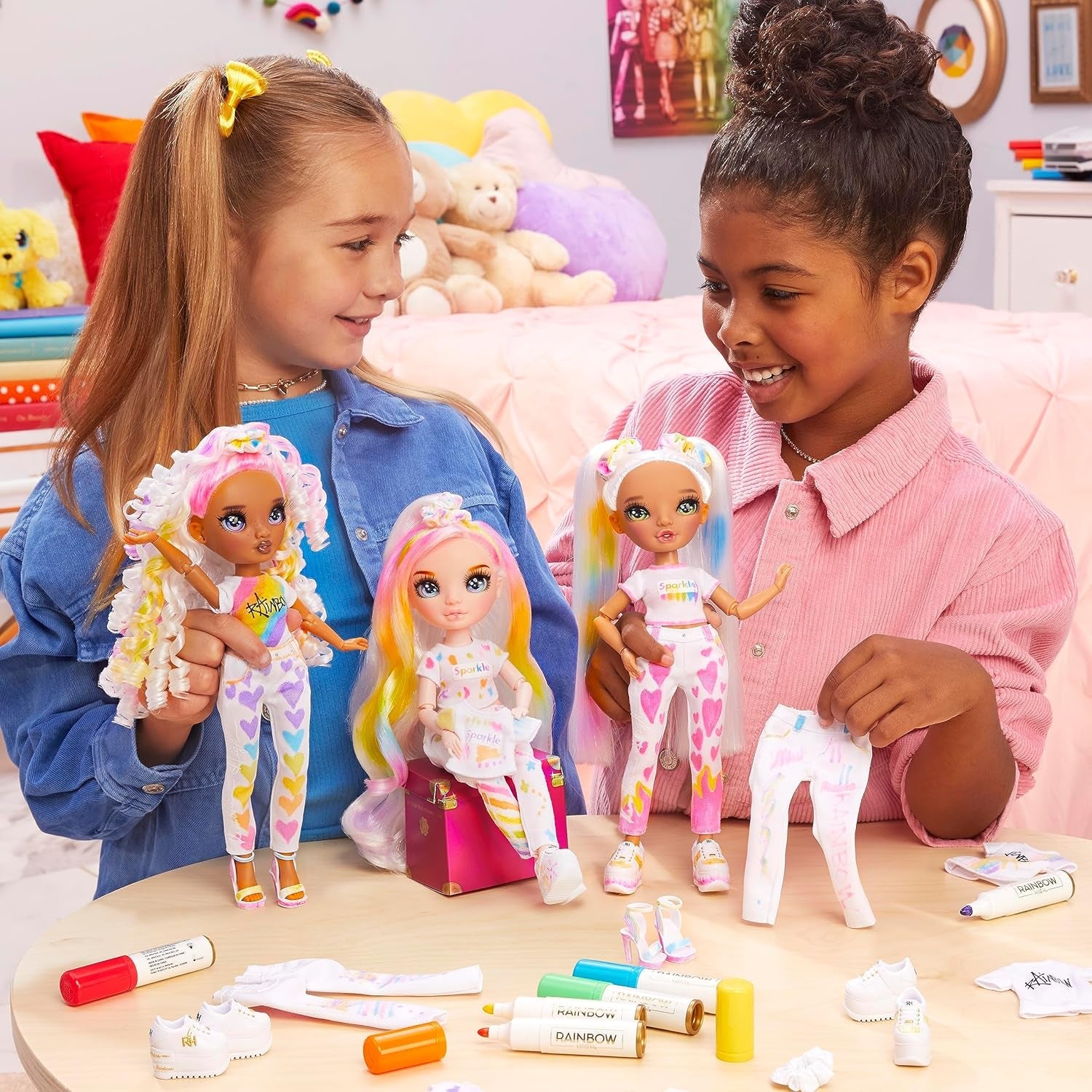 Rainbow High Color & Create DIY Modepuppe - Grüne Augen, Zopfe, extra Top & Schuhe, abwaschbare Regenbogenstifte - Ausmalen, Gestalten, Spielen, Auswaschen - für Kinder von 4-12 Jahren und Sammler