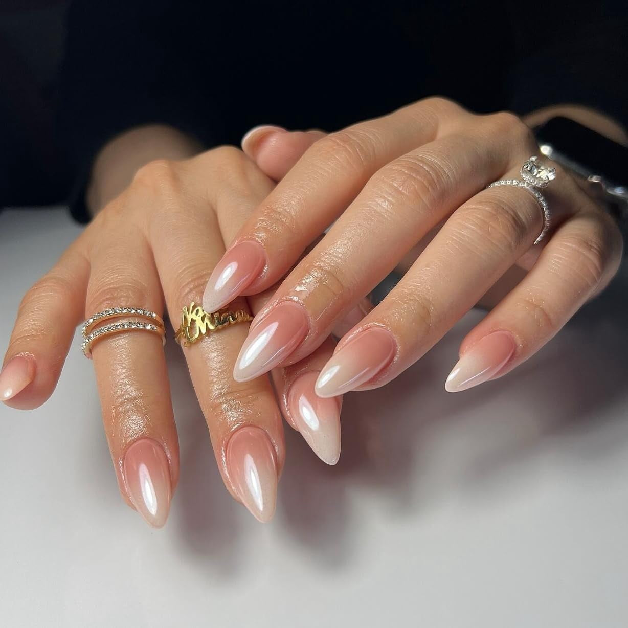 Unghie cromate autoadesive - Colla glitterata marrone mandorla media sulle unghie Unghie finte glitterate Colla sulle unghie artificiali Unghie acriliche smaltate per donne 24 pezzi