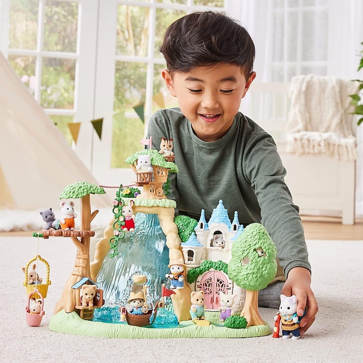 Sylvanian Families - 5763 Set di Esploratori di Avventure a Due Figure Gatto del Latte Padre Ragazzo Figura di Animale Giocattolo dettagliato per Bambole Naty Shop di 3 Anni