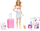 Bambola Barbie, Barbie da viaggio con capelli biondi, 10+ accessori da viaggio, adesivi, valigia, cucciolo, include 1 bambola, regalo per bambini, giocattolo età 3+, HJY18