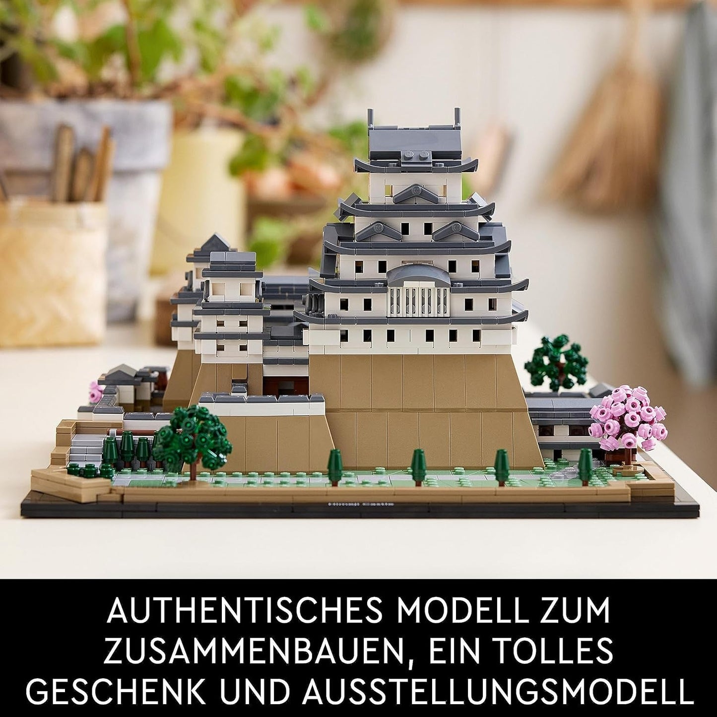 Castello di Himeji LEGO Architecture, kit modello per adulti, collezione Landmark, set di fan di giardinaggio creativo e cultura giapponese con albero di ciliegio in fiore, regalo per lui e per lei 21060 Set di costruzione Besuche den LEGO-Store