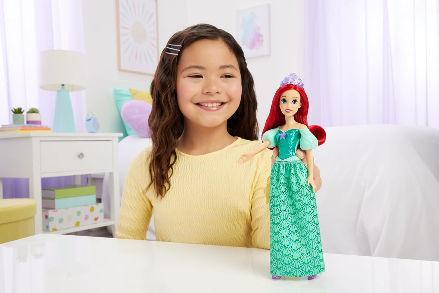 Mattel Disney Princess Ariel bambola, capelli lunghi, posizionabili, scarpe e fascia staccabili, regali Disney, giocattolo per bambini dai 3 anni in su, HLW10