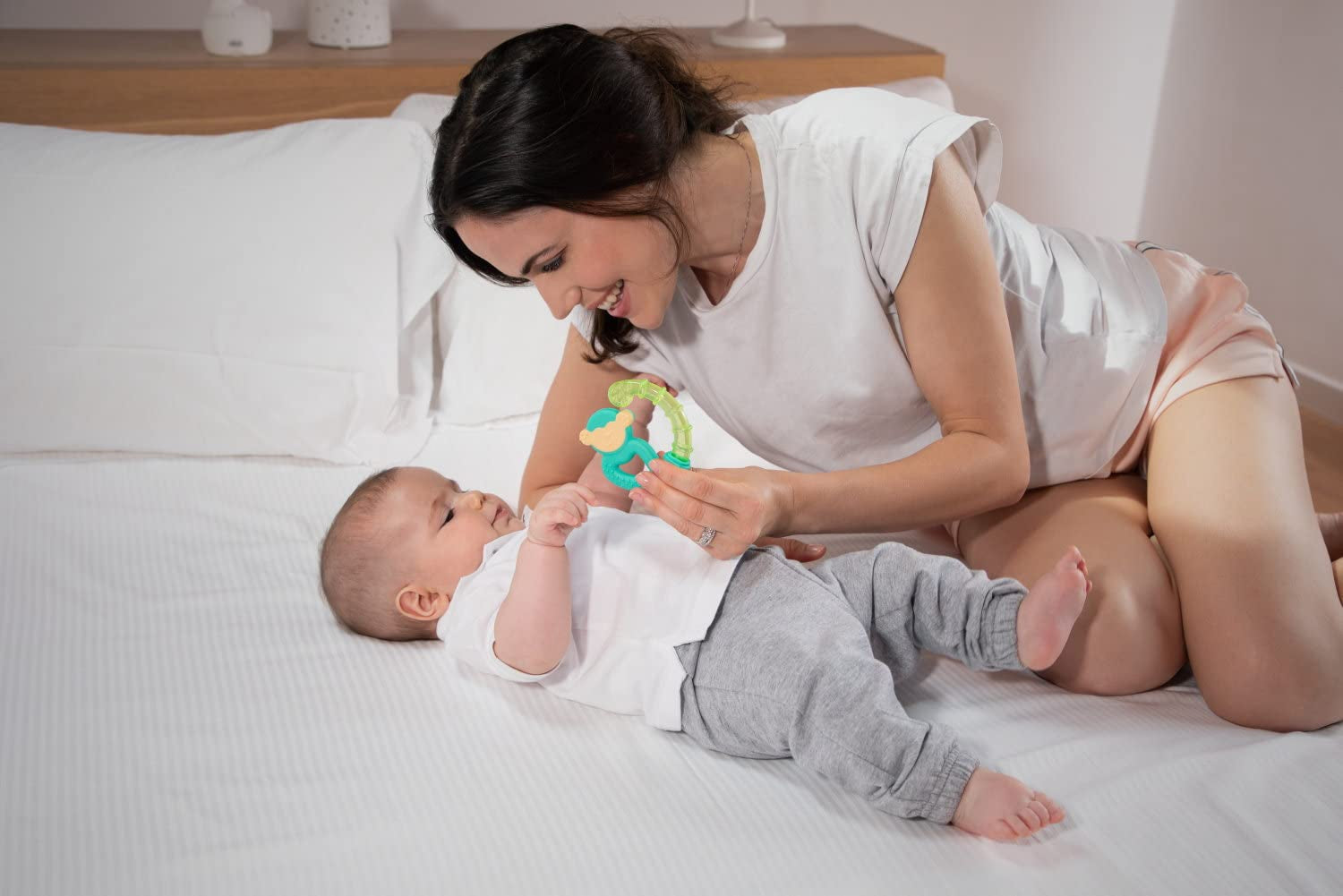 Anello da dentizione Chicco Fresh&Relax Scimmia o Bradipo, 4M+, riempito con acqua sterile