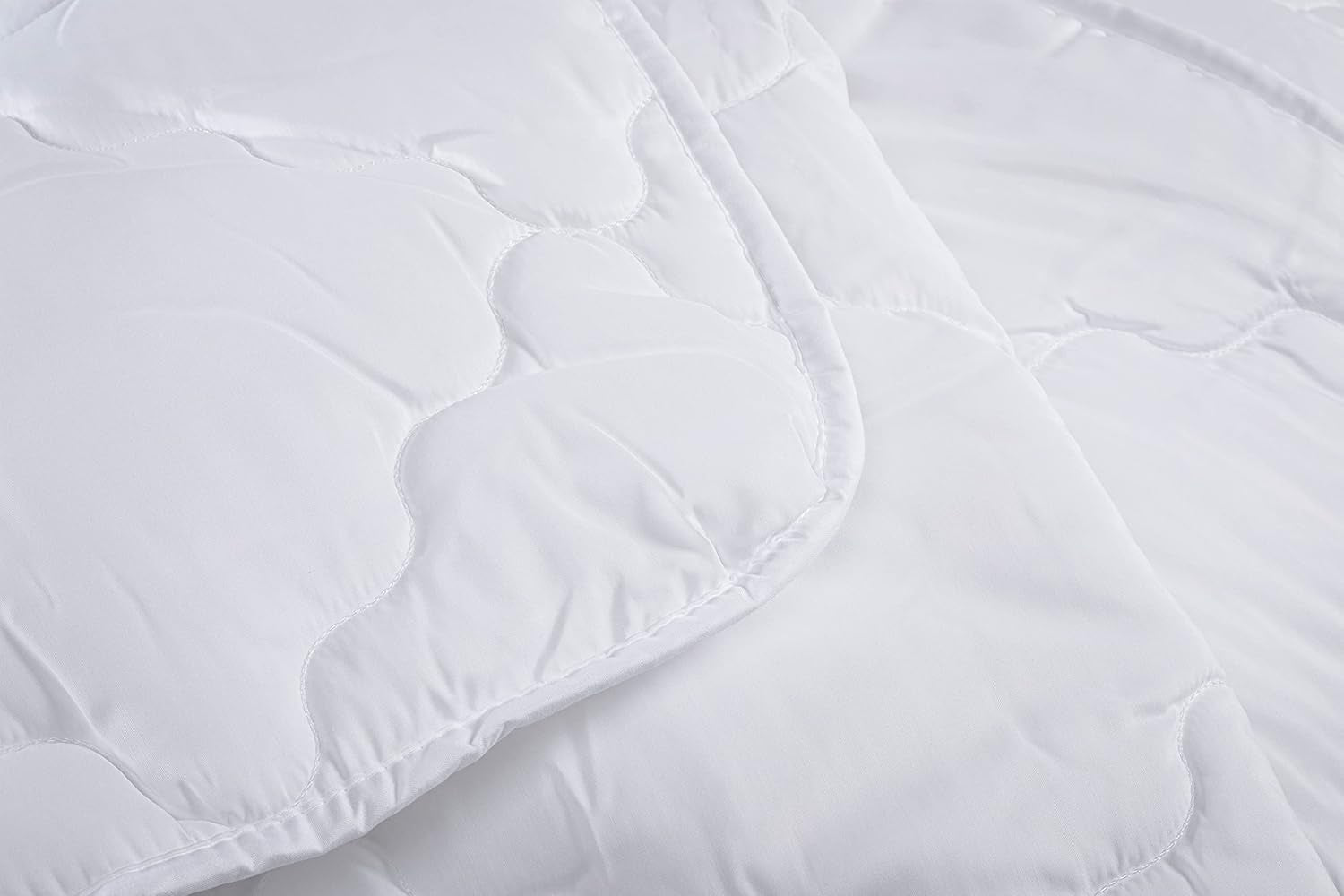 V.I.P. Piumino invernale Very Important Pillow Down, omologato classe 1, 100% poliestere, silicone, cartone, 155 X 205 cm, taglia 300, bianco Trapunte e Piumini Naty Shop