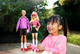 Barbie Fashionistas Set con 2 bambole alla moda e 6 accessori, bambole alla moda Barbie e Ken su rotelle, personaggi da collezione del 65° anniversario, bambole HXK90 Naty Shop