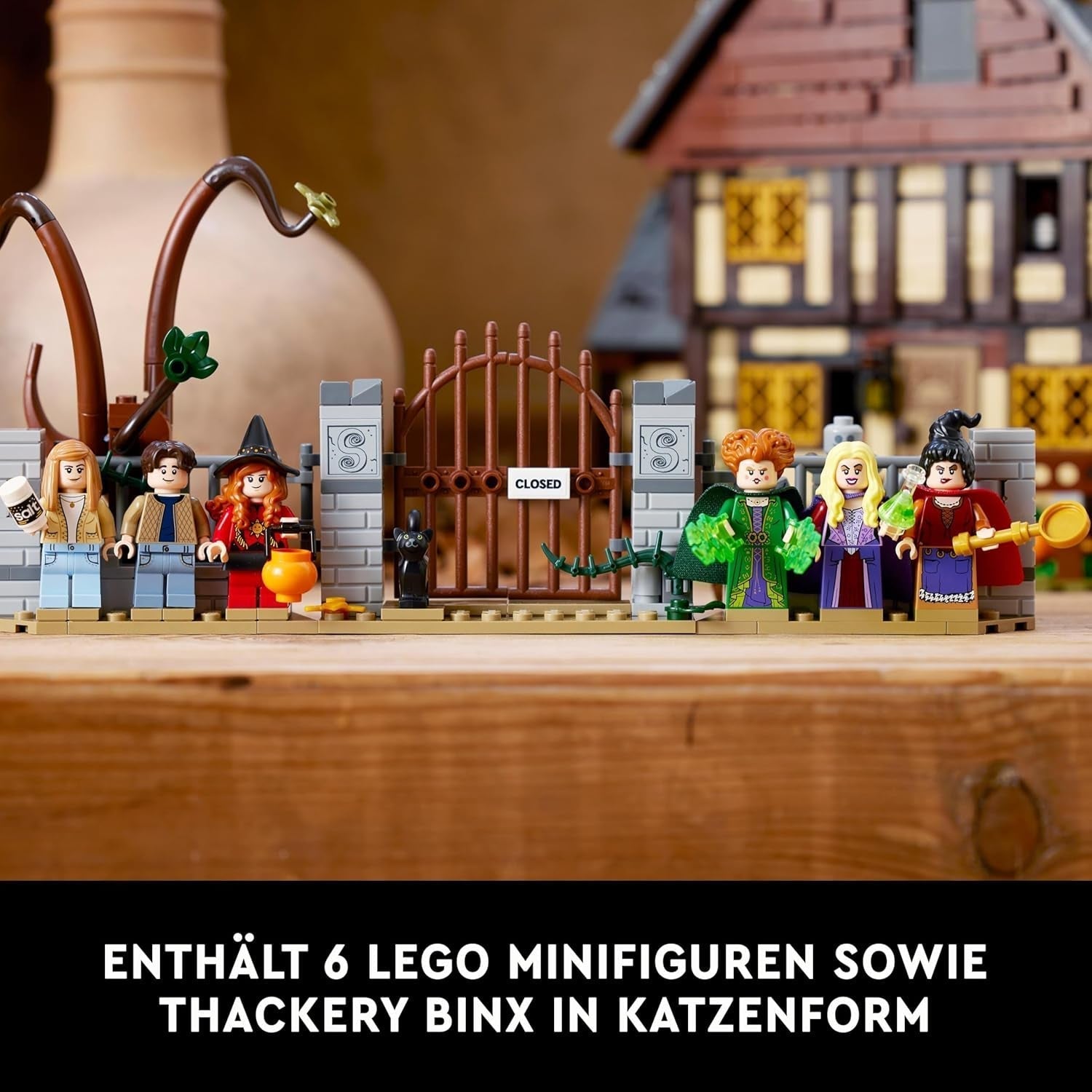 LEGO Ideas Hocus Pocus: il set della casa delle streghe delle sorelle Sanderson, kit da collezione per adulti con casa, 6 minifigure e accessori, set da costruzione femminile e maschile 21341 Besuche den LEGO-Store
